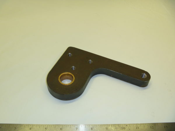 UPPER REG SHAFT LIFT ARM   (4)